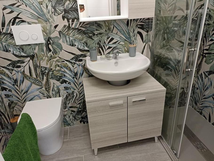 Iris Apartment, Comfort E Stile Nel Cuore Di 비쉘리에 외부 사진