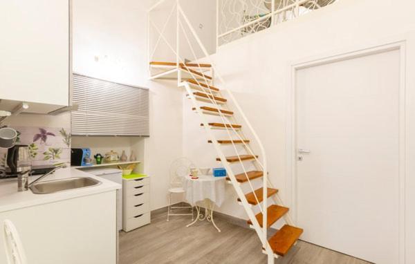 Iris Apartment, Comfort E Stile Nel Cuore Di 비쉘리에 외부 사진